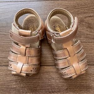 See Kai Run rose gold sandals, baby/toddler size 6